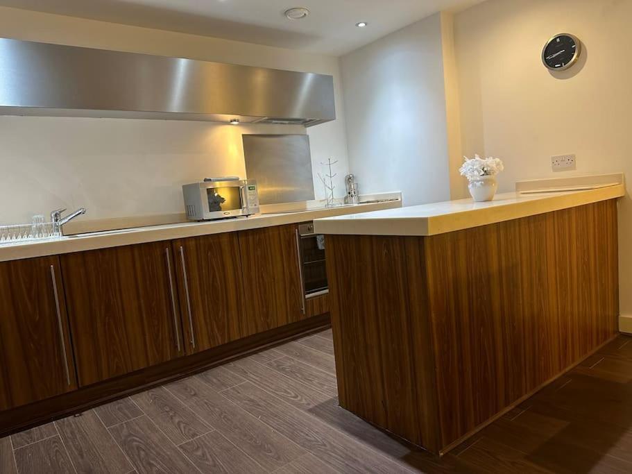 Heart Of Bham Free Parking - Walk To Everything/1 Min From New St Station برمنغهام المظهر الخارجي الصورة
